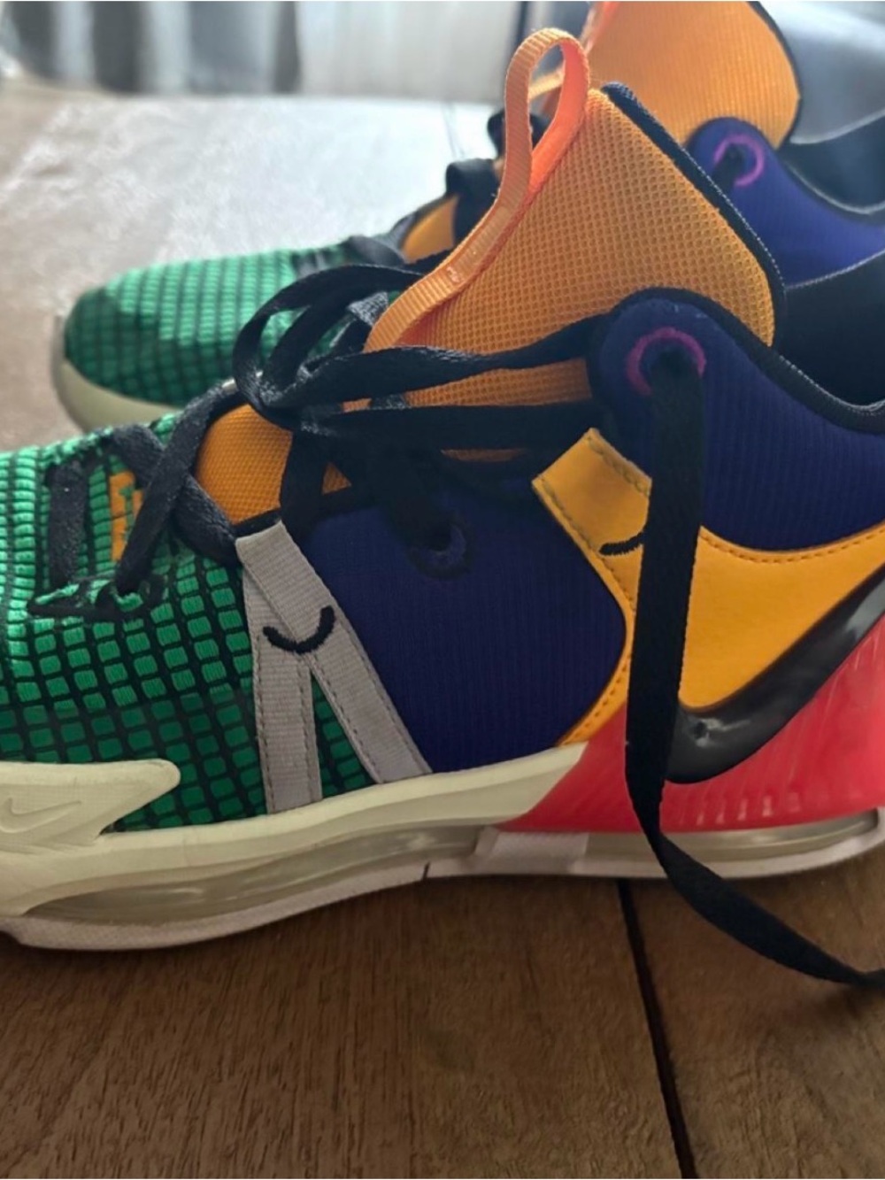 Nike LeBron Witness size 8